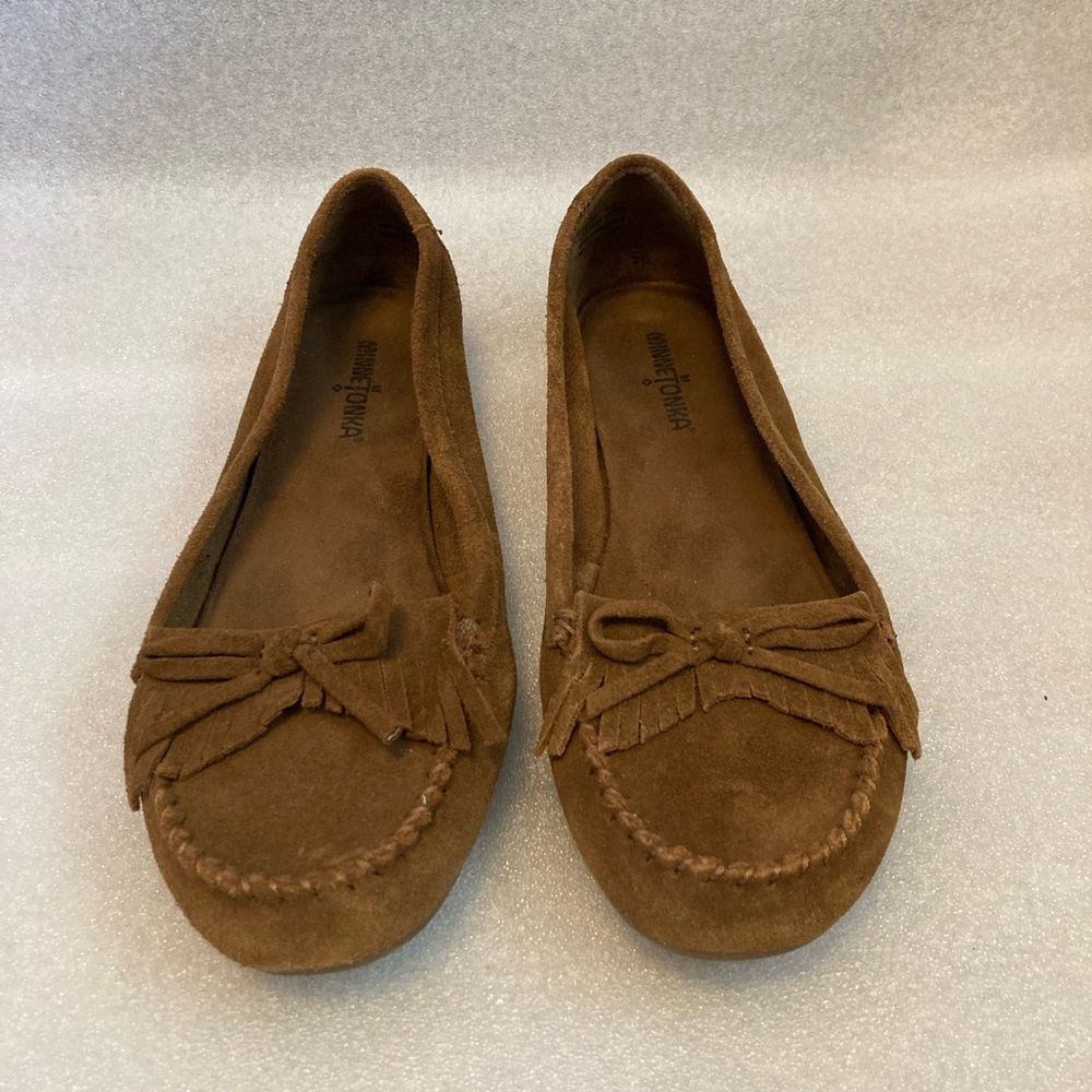 Minnetonka Women's Brown Suede Kilty Leather Moccasins 8.5
